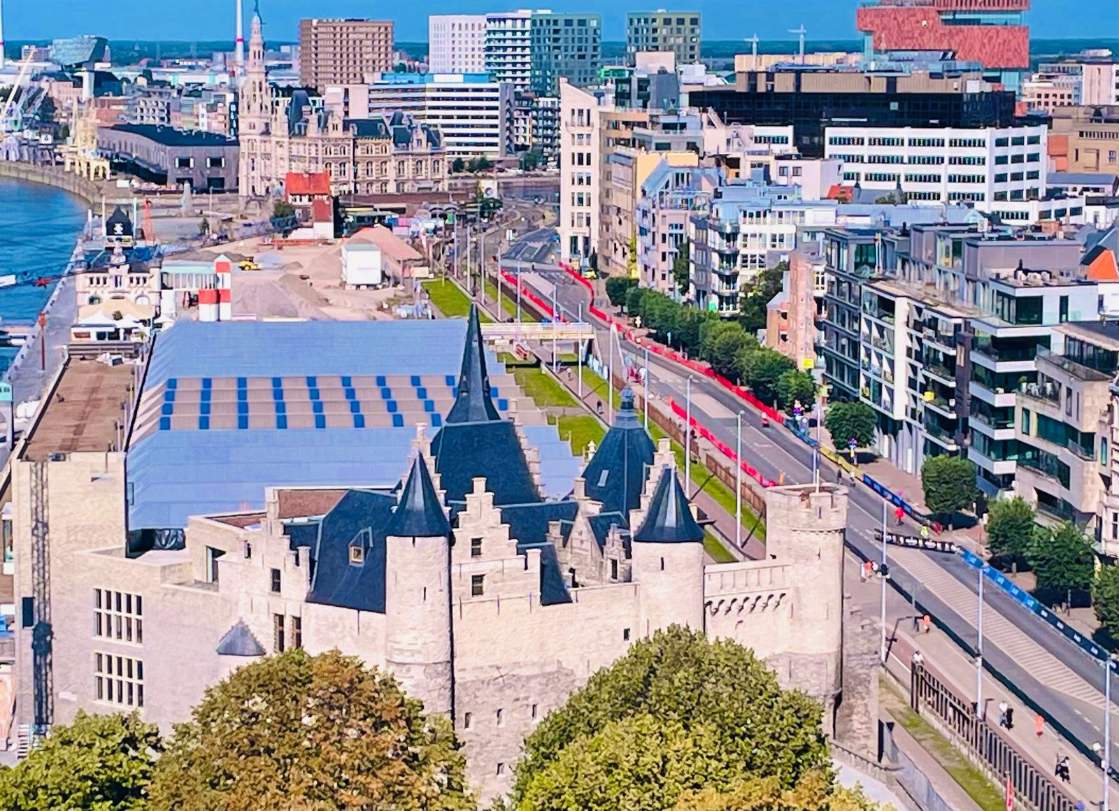 Het Steen above the Scheldt, with the Antwerp waterfront and skyline beyond